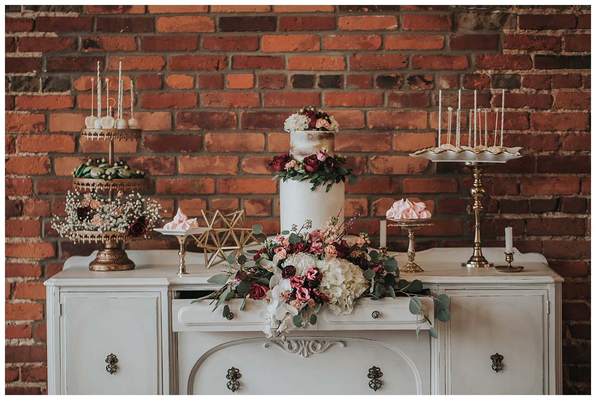 sweet table naked wedding cake meringues gold cake pops