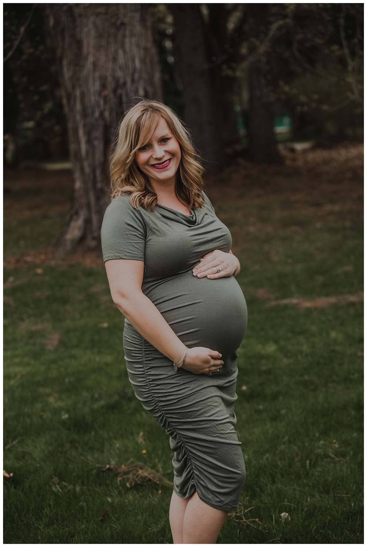 port huron michigan maternity session mom