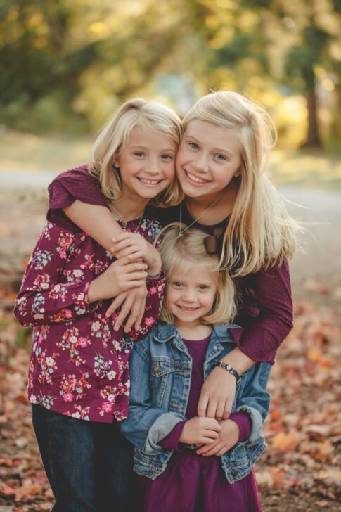 Sisters, Fall photo session, siblings, outdoor fall photos, michigan fall