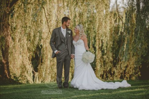 golden hawk golf course first look bride and groom detroit photographer